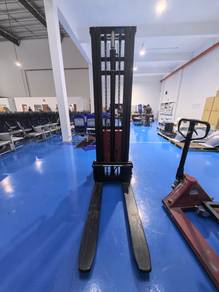 Stacker 1.5ton