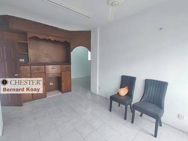 Apartment For Sale in Tanjung Court