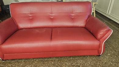 sofa, almari dan kerusi tepi