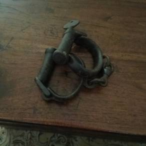handcuft antique 