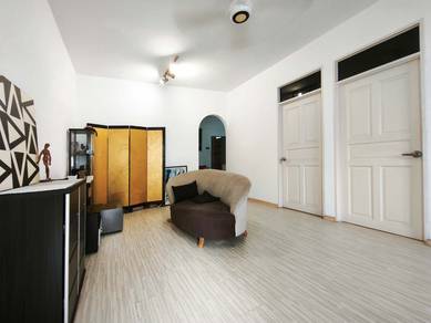 Apartment For Sale in Medan Samak