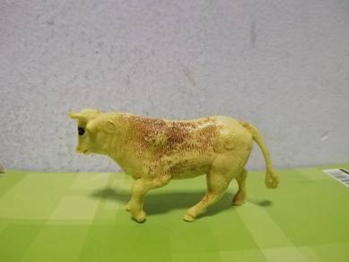 Vintage Plastic Figurines cattle