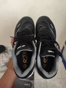 Yonex Stratas badminton shoes 