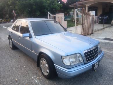 Mercedes Benz 230E in Shah Alam, SGR