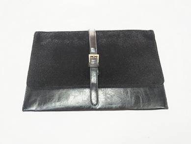 Half fur clutch bag