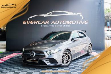 Mercedes Benz A250 250 AMG LINE in Desa Petaling, KUL