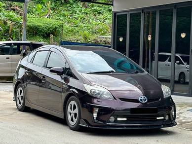 2012 Toyota Prius LUXURY (HYBRID)