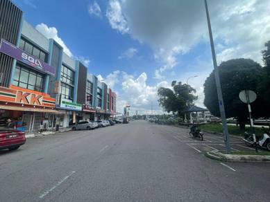 Shop lot For Sale in Pekan Nanas,JHR