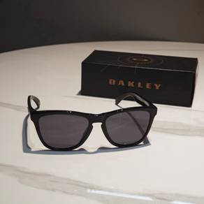 Oakley Sunglasses OO9245-7577 54-17 🕶️