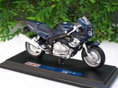 Maisto 1-18 Triumph Sprint RS 955i 2003 Sportbike