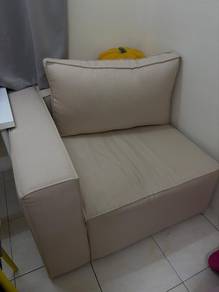 toufu sofa condition very new