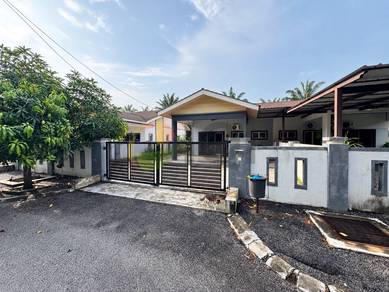 Semi-Detached House For Sale in Seri Manjong,PRK