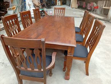 Kayu Dining Table With 8 chairs