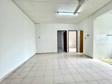 Flat For Sale in Taman Selesa Jaya