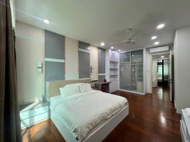Condominium For Sale in BayStar Condominium