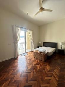 Condominium For Rent in Quayside