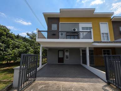 Townhouse For Sale in Durian Tunggal,MLK