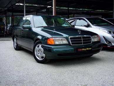 Mercedes Benz C200 200 AVANTGARDE (CKD) in Simpang Ampat, PNG