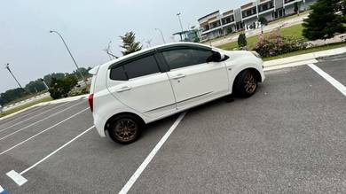 Perodua Axia G in Kluang, JHR
