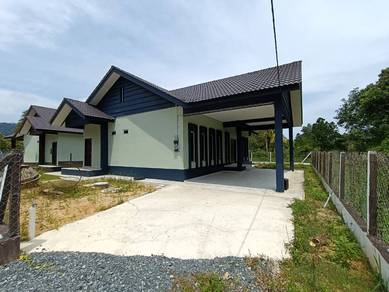 Semi-Detached House For Sale in Paka,TRG
