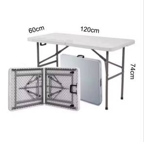 Foldable table for Sale