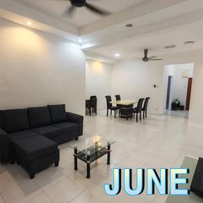 Condominium For Rent in One World 2 (1-Sky)