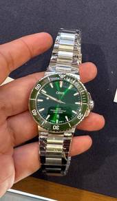 ORIS Aquis Date - Green for sale
