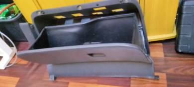 Glovebox seat belt AE101