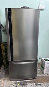 Huge Peti ice Refrigerator Fridge Panasonic Ais