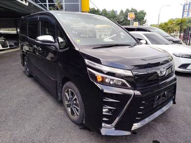 Toyota Voxy ZS KIRAMEKI III in KL City, KUL