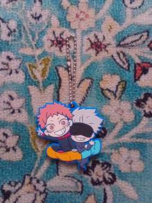 Yuji with Gojo keychain