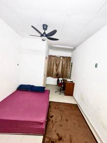 Room in Bayan Baru, PNG