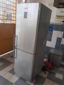 Samsung Peti Sejuk Ais bottom Freezer Refrigerator