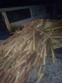 Kayu 1x2 panjang 4 .2kaki min 1000pcs keatas 5377