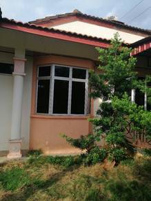 Semi-Detached House For Sale in Rembia,MLK