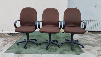 YE39Q Kerusi Ofis Beroda Pejabat Medium Back Chair