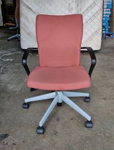 T33-G  Kerusi Beroda Low Back Height Adjustable