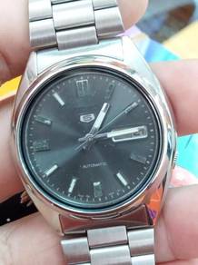 Vintage Seiko automatic watch NOS
