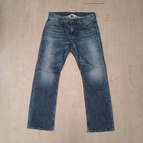 Levis 523 Jeans
Size 36