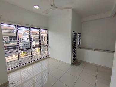 Townhouse For Rent in Bandar Damai Perdana,KUL
