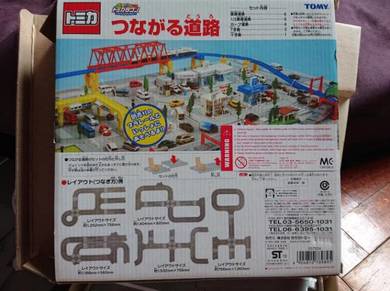 Takara Tomy Tomica town Road set Diorama scene