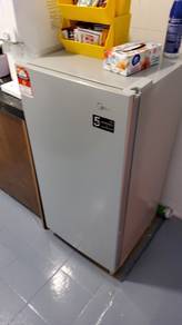 Midea Refrigerator with accessories 