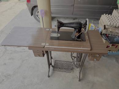 Vintage Singer Sewing Machine