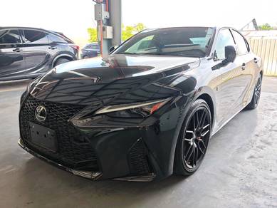 Lexus IS 300 F-SPORT in Kajang, SGR