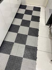 Anti-Slip PVC Floor Mat - 30cm x 30cm (total 44p