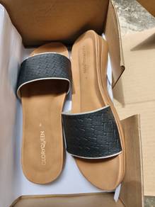 Sandal wanita dua pasang