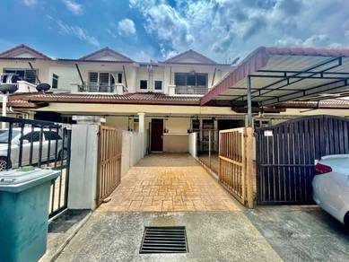 Townhouse Condo For Sale in Bayu Parkville