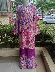 Vintage Vibrant Batik Sutera Purple Baju Kurung
