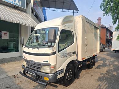 2011 Hino WU300R  4.0 10Kaki(M) Green Engine