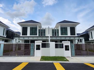 Semi-Detached House For Sale in Setia Tropika,JHR